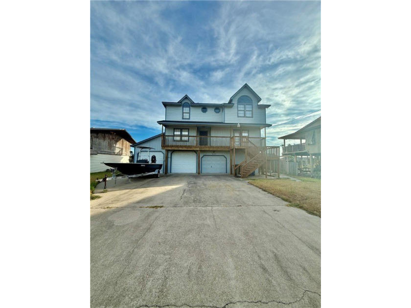 Rare opportunity on a spacious waterfront lot with direct canal - Beach Home for sale in Corpus Christi, Texas on Beachhouse.com