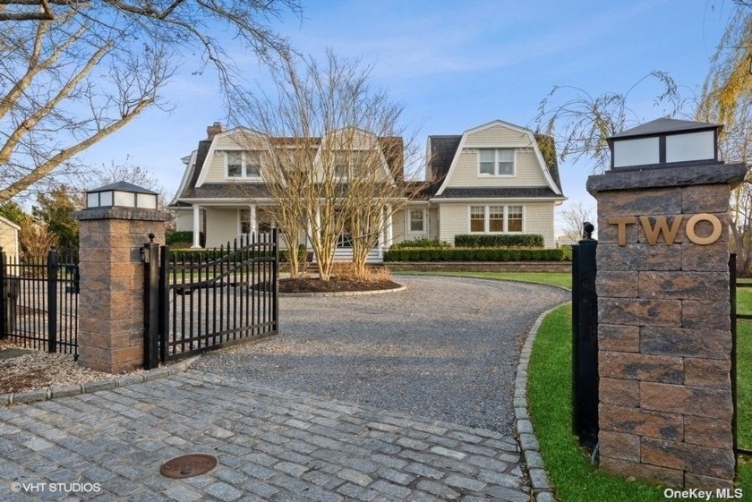 Luxury Waterfront Living At It's Finest! Spectacular Gated - Beach Home for sale in Babylon, New York on Beachhouse.com