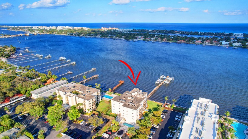 Experience the ultimate waterfront lifestyle in this spectacular - Beach Townhome/Townhouse for sale in Lantana, Florida on Beachhouse.com