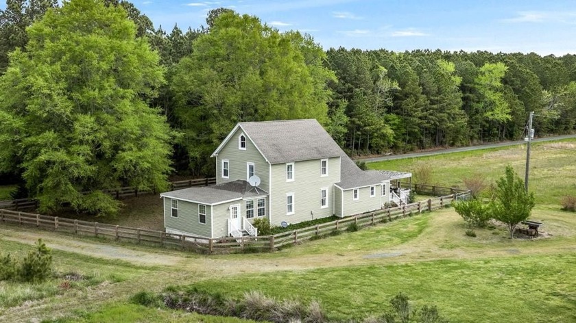Welcome to a warm and welcoming waterfront 3-bed, 3-bath - Beach Home for sale in Hacksneck, Virginia on Beachhouse.com