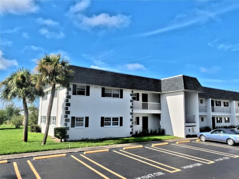 MOTIVATED SELLER! Step into comfort and carefree living in this - Beach Condo for sale in Bradenton, Florida on Beachhouse.com