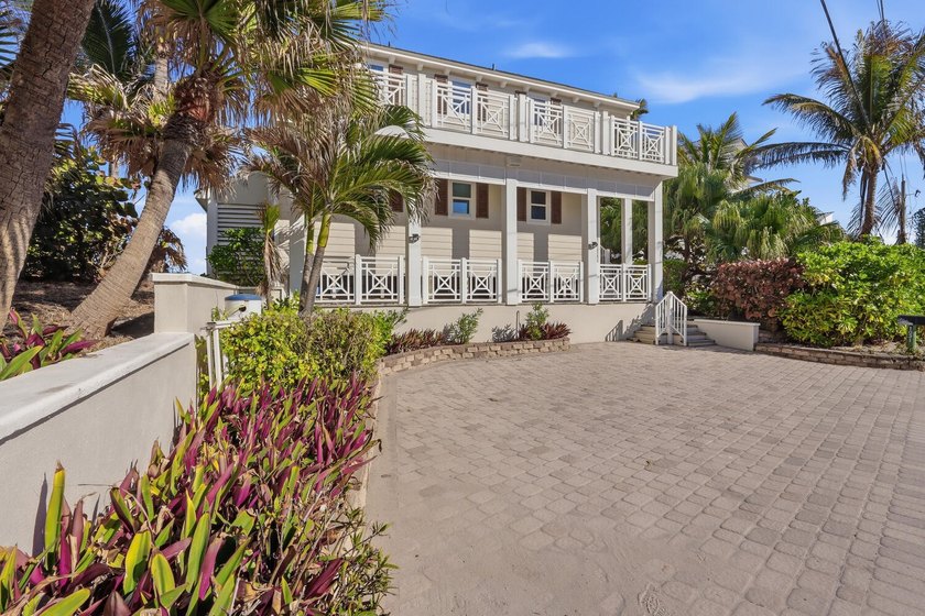 Incredibly rare double-waterfront opportunity! This beautiful - Beach Home for sale in Stuart, Florida on Beachhouse.com