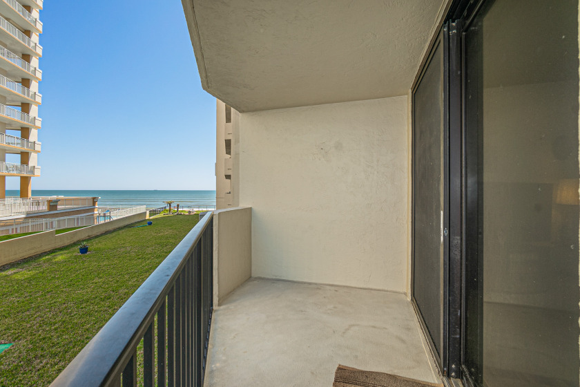 Cozy Ocean Condo with Pool & Balcony, Monthly Stays, Wifi, Close - Beach Vacation Rentals in Ormond Beach, Florida on Beachhouse.com