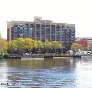 Welcome to Water Street Center! Amazing Views of the Cape Fear - Beach Condo for sale in Wilmington, North Carolina on Beachhouse.com