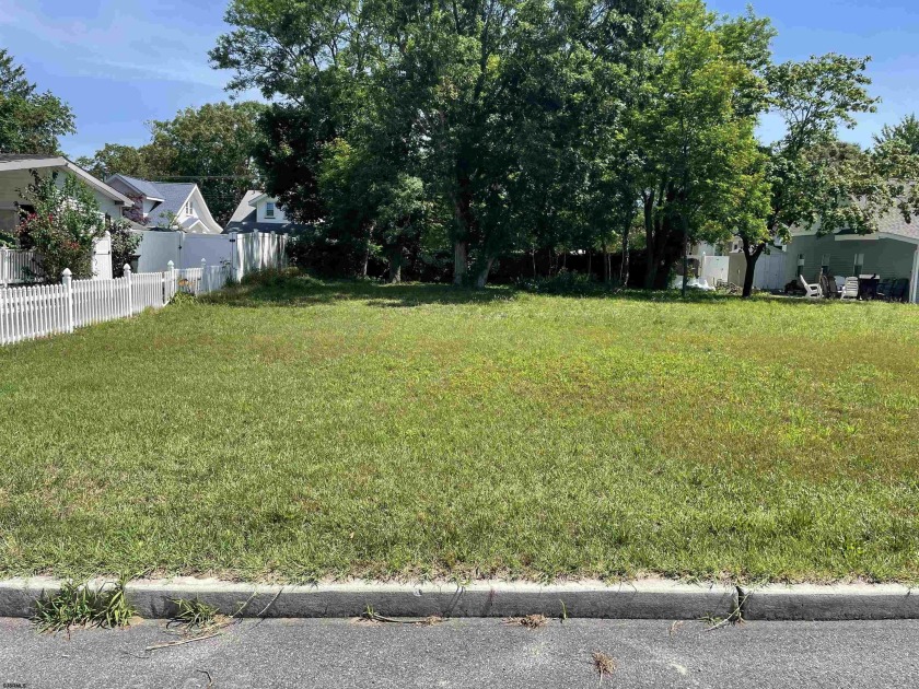 Empty buildable lot in Somers Point.  Great location close to - Beach Lot for sale in Somers Point, New Jersey on Beachhouse.com