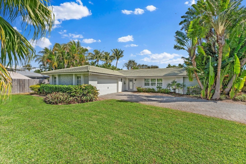 The idyllic waterfront lifestyle and long waterway views await - Beach Home for sale in North Palm Beach, Florida on Beachhouse.com