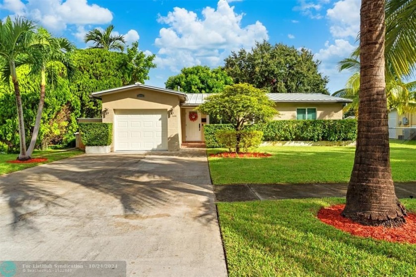 Welcome to paradise in the highly sought-out community of - Beach Home for sale in Hollywood, Florida on Beachhouse.com