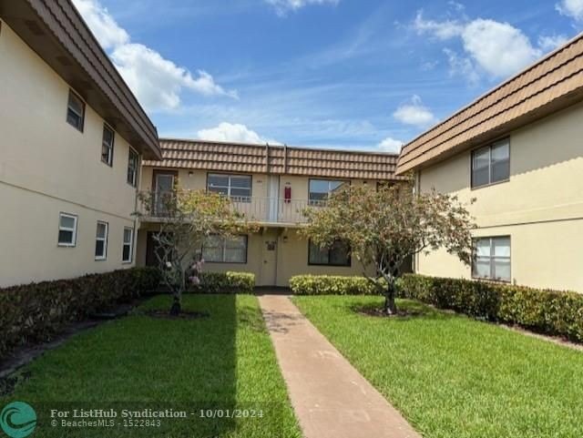 stunning 2/2 condo in the heart of gorgeous Delray Beach Fl - Beach Condo for sale in Delray Beach, Florida on Beachhouse.com