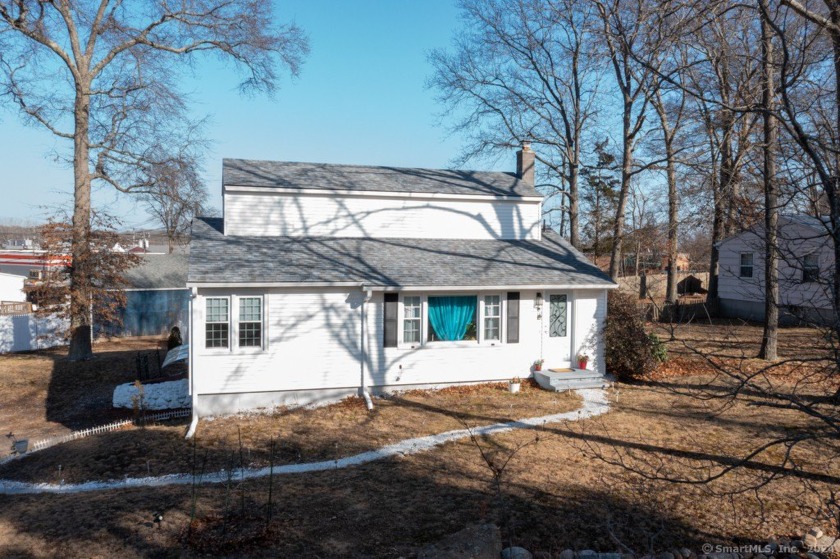 Super cute and ready for new owners, this home has been lovingly - Beach Home for sale in Clinton, Connecticut on Beachhouse.com