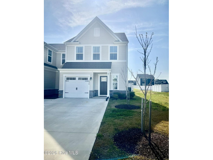 Welcome to 102B Mizzen Way--an ideal 3-bedroom, 2.5-bath - Beach Townhome/Townhouse for sale in Elizabeth City, North Carolina on Beachhouse.com