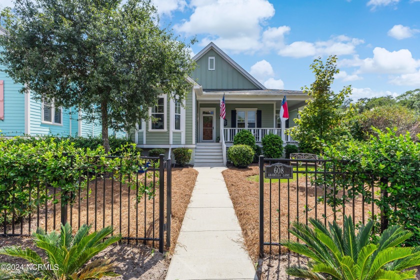 We are excited to present this adorable Cape Fear Cottage in - Beach Home for sale in Southport, North Carolina on Beachhouse.com