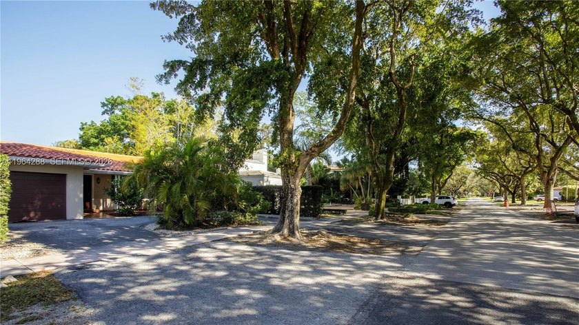 Located in the heart of the prestigious neighborhood of Coral - Beach Home for sale in Coral Gables, Florida on Beachhouse.com