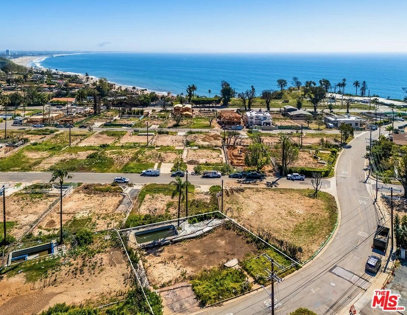 Located in the Marquez Knolls neighborhood of Pacific Palisades - Beach Lot for sale in Pacific Palisades, California on Beachhouse.com