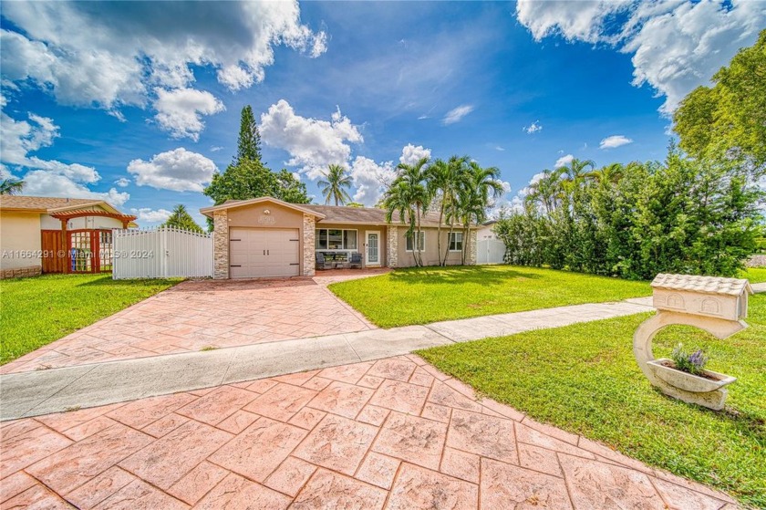 Lovely home in one of Pembroke Pines' most sought- after - Beach Home for sale in Pembroke Pines, Florida on Beachhouse.com