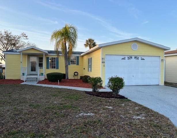This beautifully updated 1995 Meridian home offers 2 bedrooms, 2 - Beach Home for sale in Ruskin, Florida on Beachhouse.com