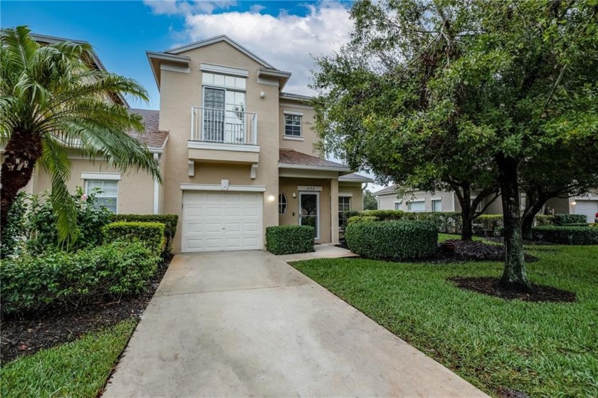 Charming lakefront, end unit townhome in secluded community - Beach Home for sale in Vero Beach, Florida on Beachhouse.com
