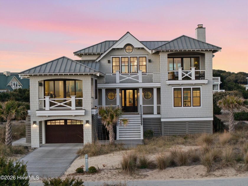 This Second Row Oceanfront 4BR, 4.5BA reverse floorplan is - Beach Home for sale in Bald Head Island, North Carolina on Beachhouse.com