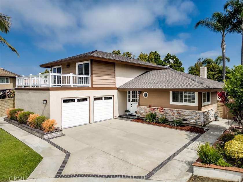 PRIME CENTRAL PARK LOCATION + HIGHLY UPGRADED CONDITION + - Beach Home for sale in Huntington Beach, California on Beachhouse.com