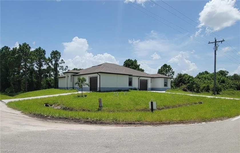 Beautiful, spacious duplex ready to move, great room concept - Beach Home for sale in Lehigh Acres, Florida on Beachhouse.com