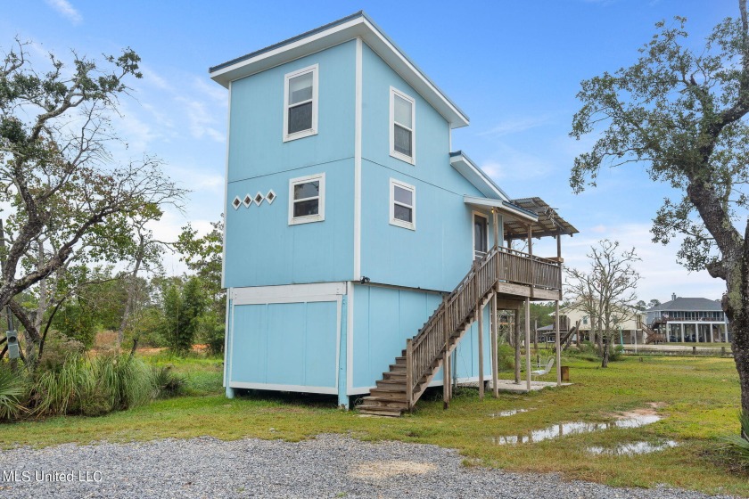 New Price!!! Adorable and affordable... This economical studio - Beach Home for sale in Bay Saint Louis, Mississippi on Beachhouse.com