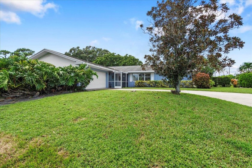 Great opportunity to live in one of the most popular NON-HOA - Beach Home for sale in Palm Beach Gardens, Florida on Beachhouse.com