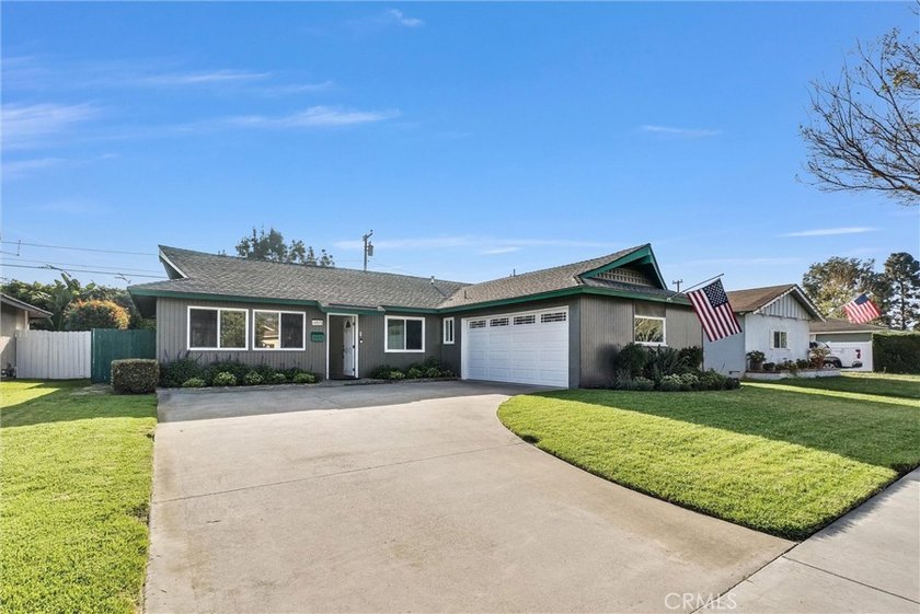 Welcome to this beautifully maintained single-story home - Beach Home for sale in Huntington Beach, California on Beachhouse.com