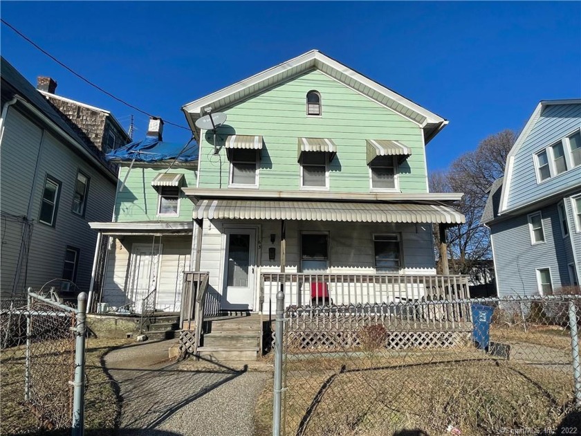 First time on the market in over 50 years! Renovate it for - Beach Home for sale in Bridgeport, Connecticut on Beachhouse.com