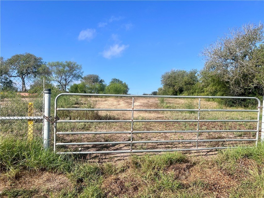 Discover a rare opportunity to own a combined 10 acres of land - Beach Acreage for sale in Corpus Christi, Texas on Beachhouse.com