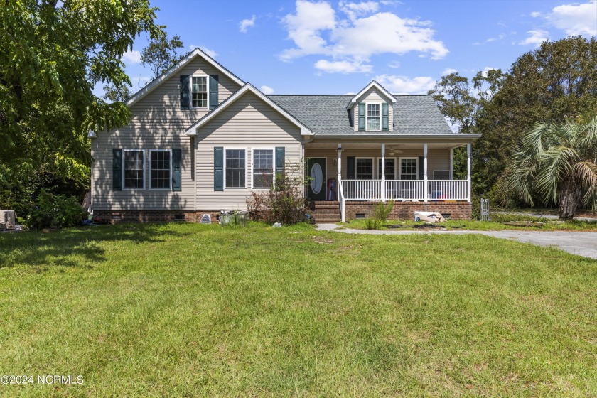 Views of the ICW from your front porch!!! Experience coastal - Beach Home for sale in Hubert, North Carolina on Beachhouse.com