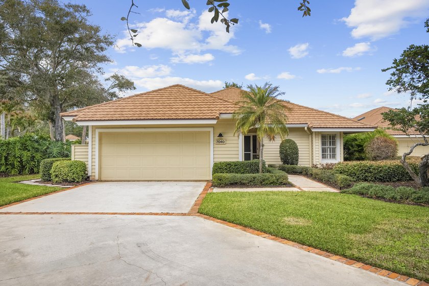Welcome to this well-maintained 3-bedroom, 2-bathroom Winged - Beach Home for sale in Stuart, Florida on Beachhouse.com