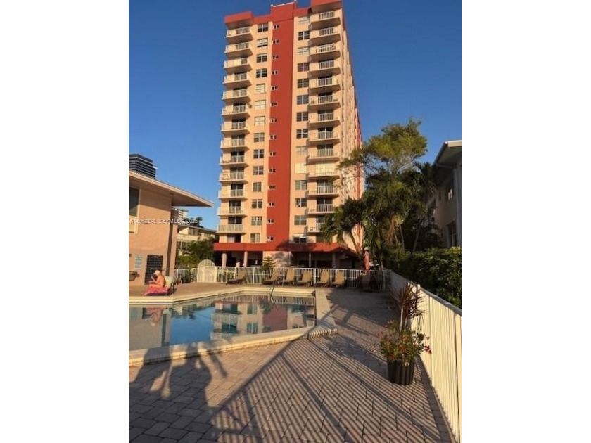 Great opportunity to own this beautiful 2BR/2BA condo on the 8th - Beach Condo for sale in Hallandale Beach, Florida on Beachhouse.com