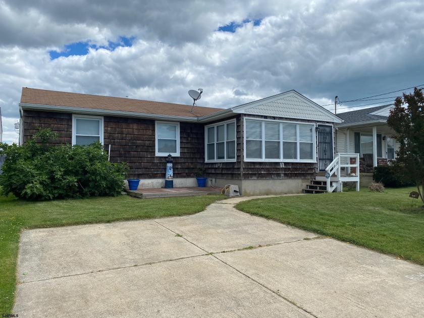 3 bedroom 2 bath Rancher in our beautiful golf course area - Beach Home for sale in Brigantine, New Jersey on Beachhouse.com