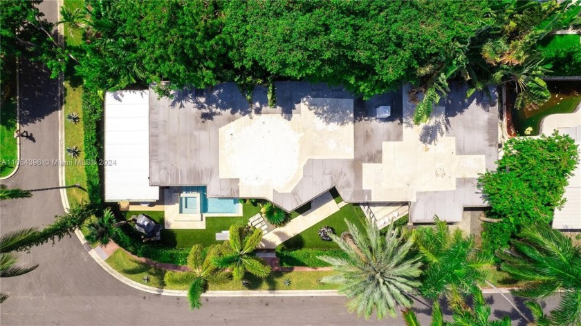 A tropical retreat on the highly sought-after Venetian Islands - Beach Home for sale in Miami Beach, Florida on Beachhouse.com