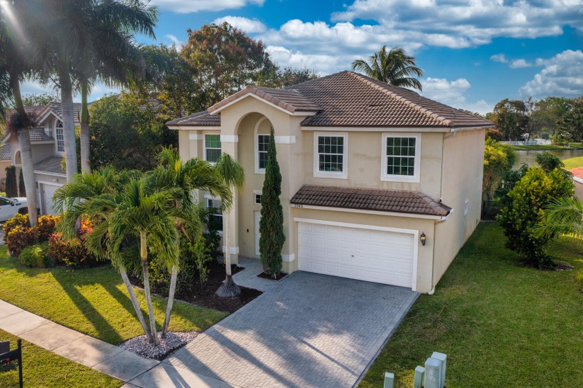 MUST SEE! This beautiful 5 bedroom home that Wellington has to - Beach Home for sale in Wellington, Florida on Beachhouse.com