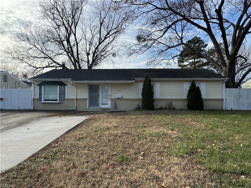 Welcome to your dream home! This charming 3-bedroom, 1-full bath - Beach Home for sale in Virginia Beach, Virginia on Beachhouse.com