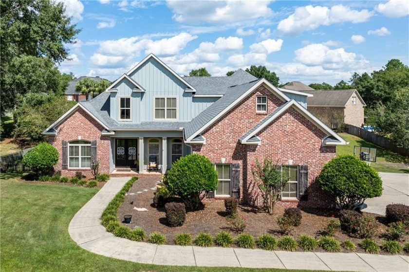 Welcome to Dawes Lake Estates. This stunning two-story home - Beach Home for sale in Mobile, Alabama on Beachhouse.com