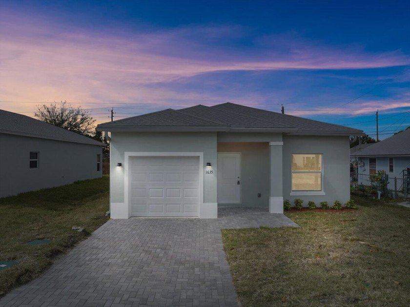 BRAND NEW, NEVER LIVED IN 3-bedroom, 2-bath concrete block home - Beach Home for sale in Vero Beach, Florida on Beachhouse.com