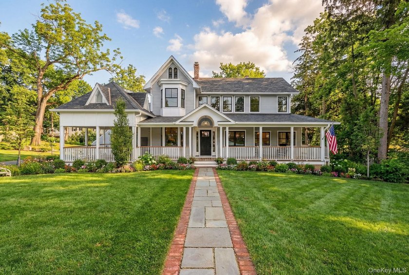 Welcome to 227 Prospect Avenue in Sea Cliff-a meticulously - Beach Home for sale in Sea Cliff, New York on Beachhouse.com