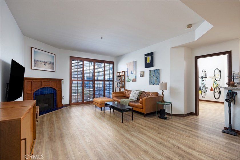 Welcome home to this top-floor two-bedroom, two-bath condo in - Beach Condo for sale in Long Beach, California on Beachhouse.com