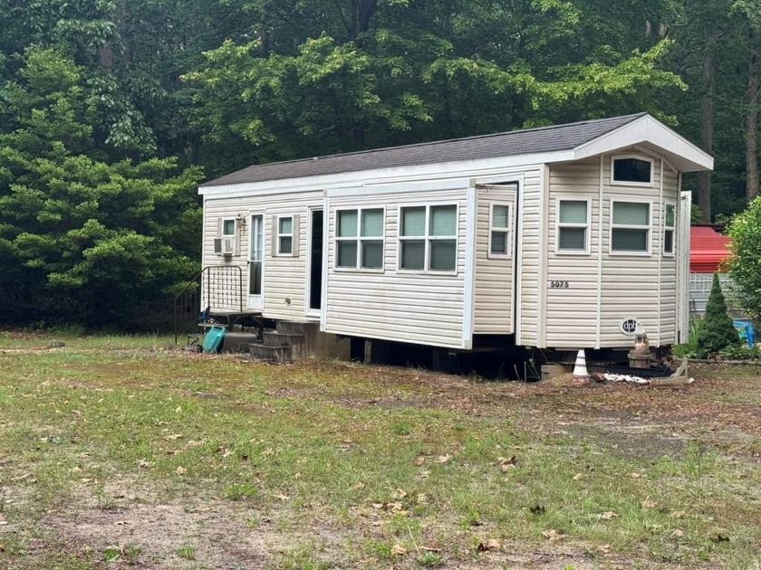 Park Model located on three lots with septic, detached room - Beach Home for sale in Horntown, Virginia on Beachhouse.com