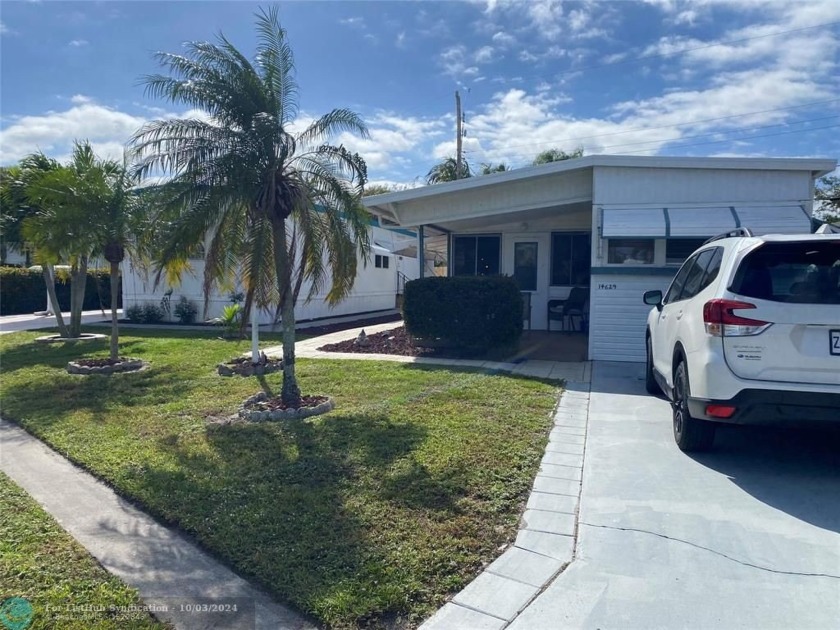 Do not miss out this one! Very well maintained (inside and - Beach Home for sale in Delray Beach, Florida on Beachhouse.com