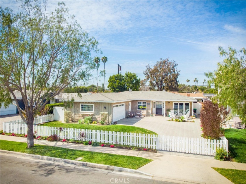 Welcome to 3165 Sicily Ave, an appealing single-family home - Beach Home for sale in Costa Mesa, California on Beachhouse.com