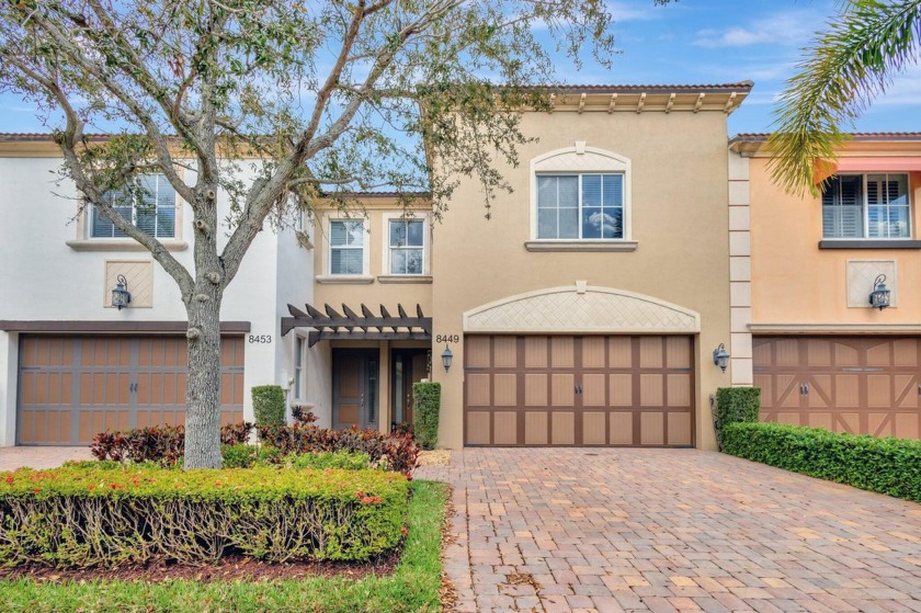 Surprisingly spacious townhouse located in beautiful gated - Beach Townhome/Townhouse for sale in West Palm Beach, Florida on Beachhouse.com