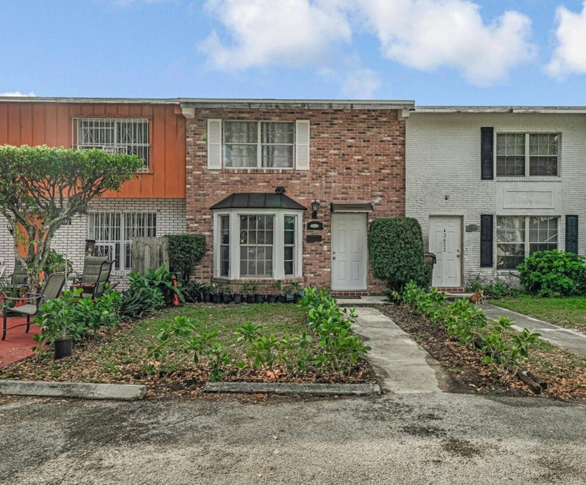 Rare opportunity to own this beautiful 2 BEDROOMS 2 BATHS - Beach Townhome/Townhouse for sale in West Palm Beach, Florida on Beachhouse.com