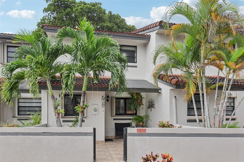 Stunning modern townhouse offering 2 bedrooms and a den with - Beach Townhome/Townhouse for sale in Miami, Florida on Beachhouse.com