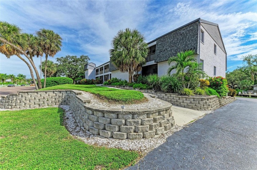 Experience the ultimate Sarasota lifestyle in this beautiful - Beach Condo for sale in Sarasota, Florida on Beachhouse.com