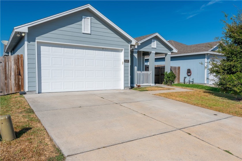 Welcome to this charming 3 bedroom, 2 bath home located on the - Beach Home for sale in Corpus Christi, Texas on Beachhouse.com