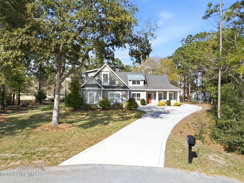 Welcome to 104 Divot Court -- Your Coastal Golf-Community - Beach Home for sale in Hampstead, North Carolina on Beachhouse.com