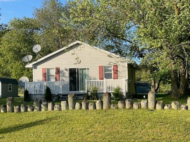 Cozy cottage with open floor plan and beachy feel.  Fully - Beach Home for sale in Greenbackville, Virginia on Beachhouse.com