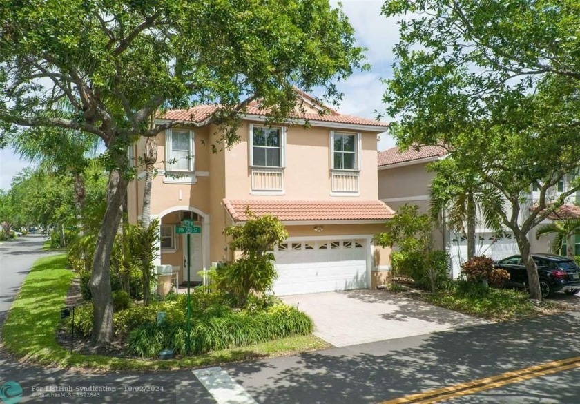 THIS WONDERFUL 4/2.5 SINGLE FAMILY HOUSE SITS ON A CORNER LOT - Beach Home for sale in Hollywood, Florida on Beachhouse.com